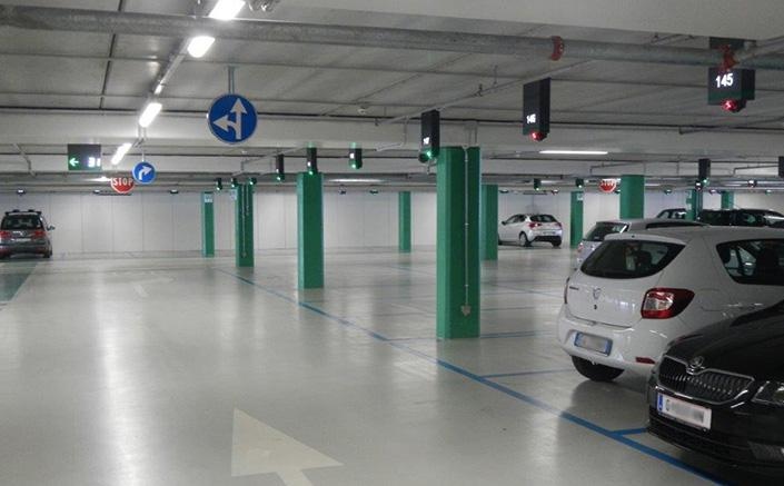 sistema di indirizzamento al posto auto libero